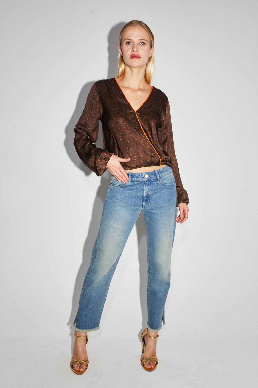 Blusa cruzada reversible The Daisy Halo Chocolate