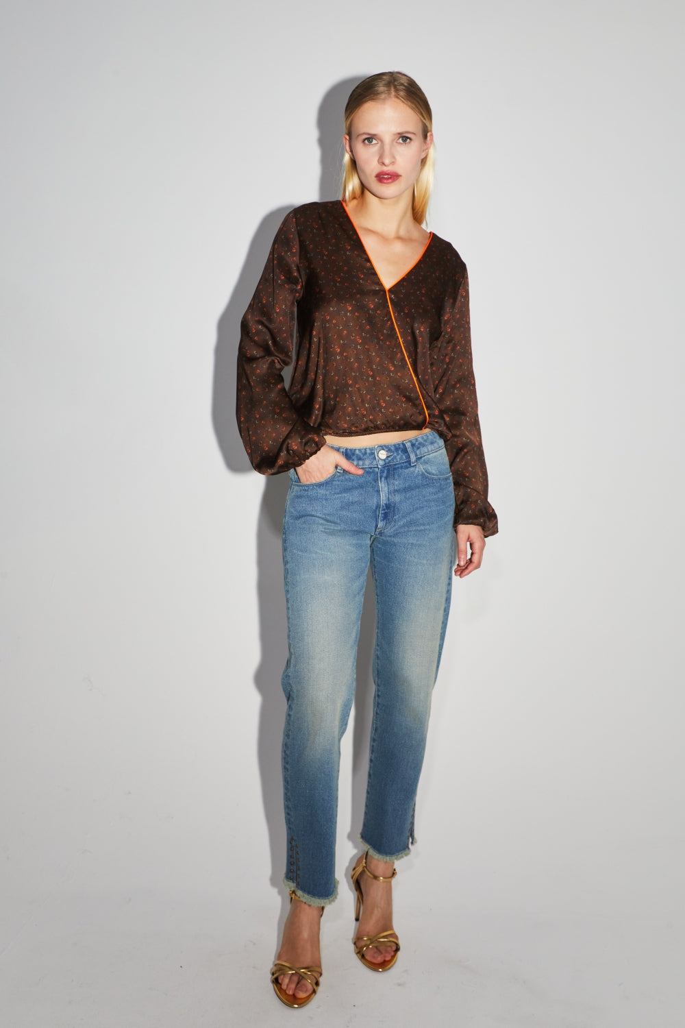 Blusa cruzada reversible The Daisy Halo Chocolate