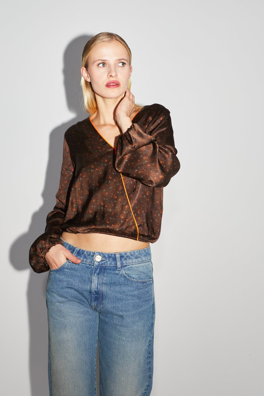 Blusa cruzada reversible The Daisy Halo Chocolate
