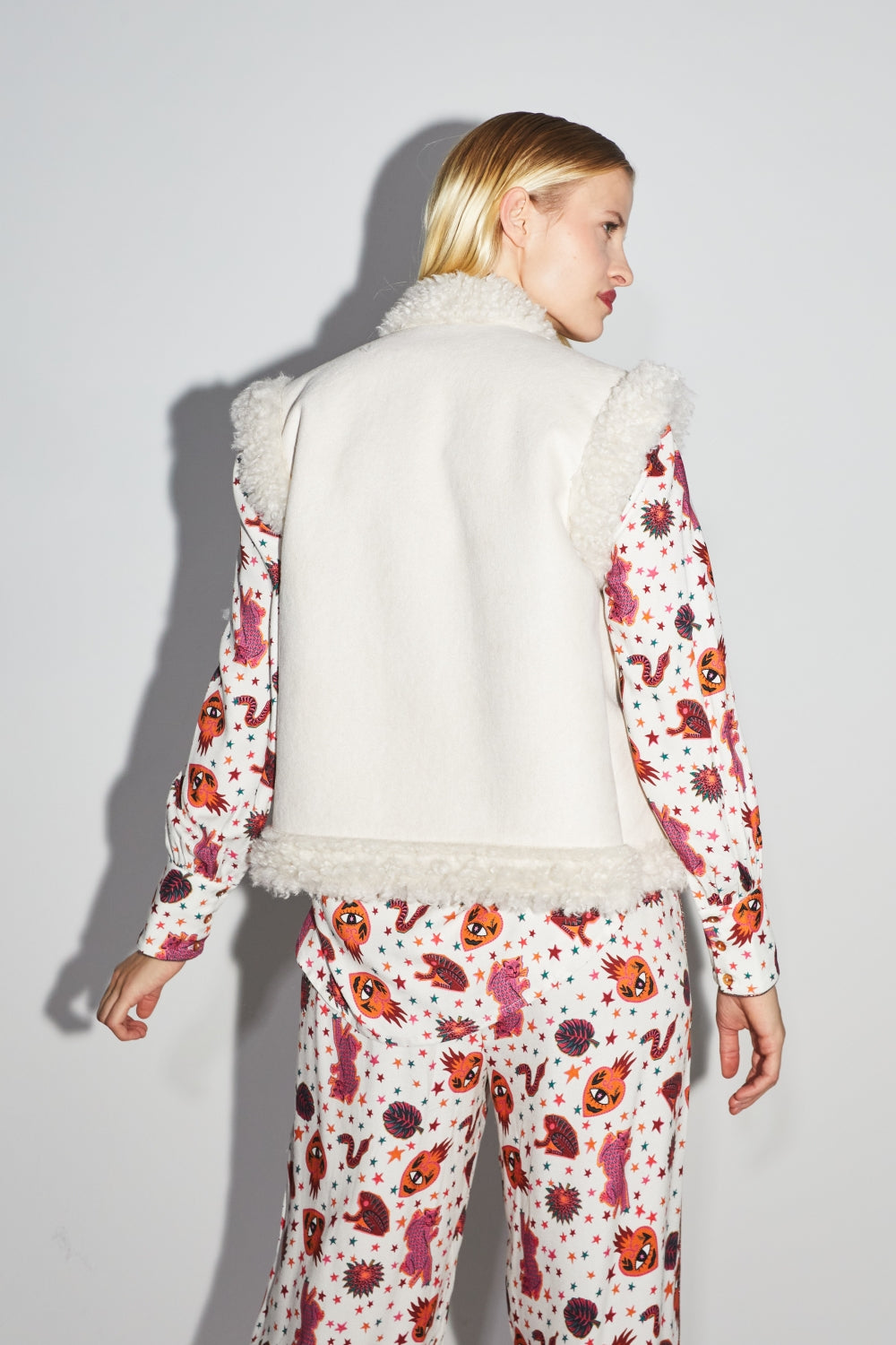 The Zoé Chaqueta Teddy Sin Mangas Con Efecto Nubuck