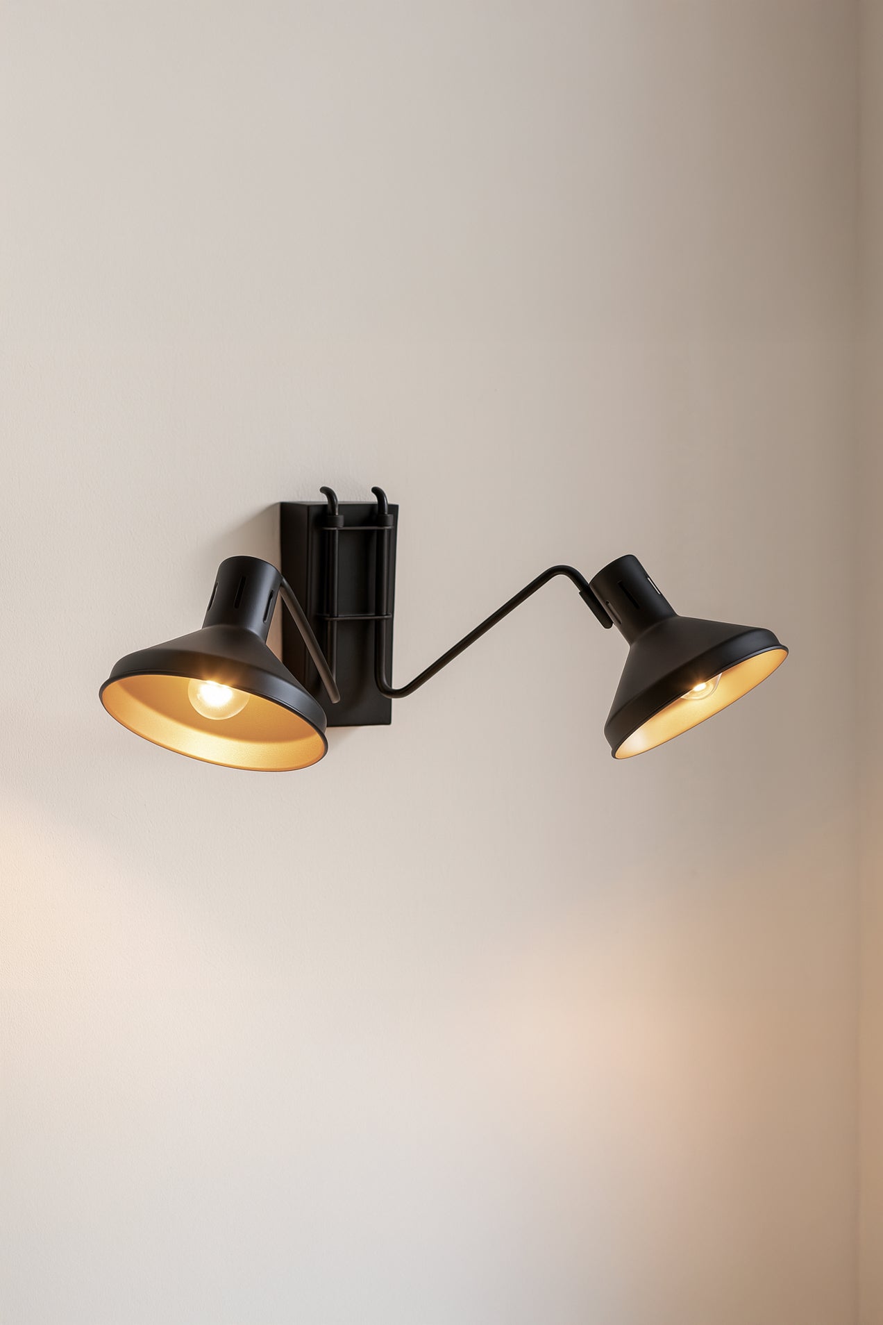 Double Snake Wall Lamp in Metal - Black and Gold
