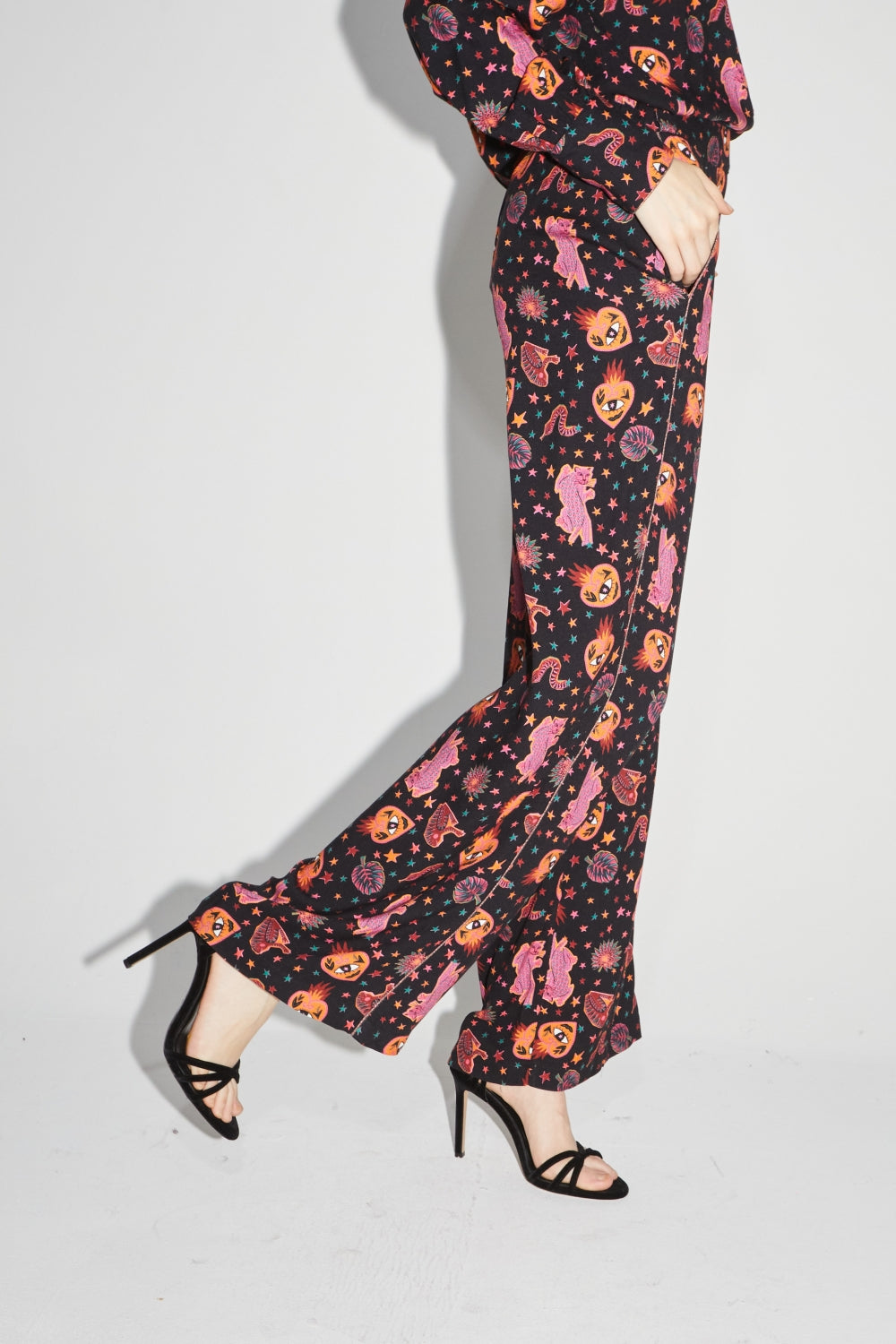 Pantalones negros Tracy Léo Star