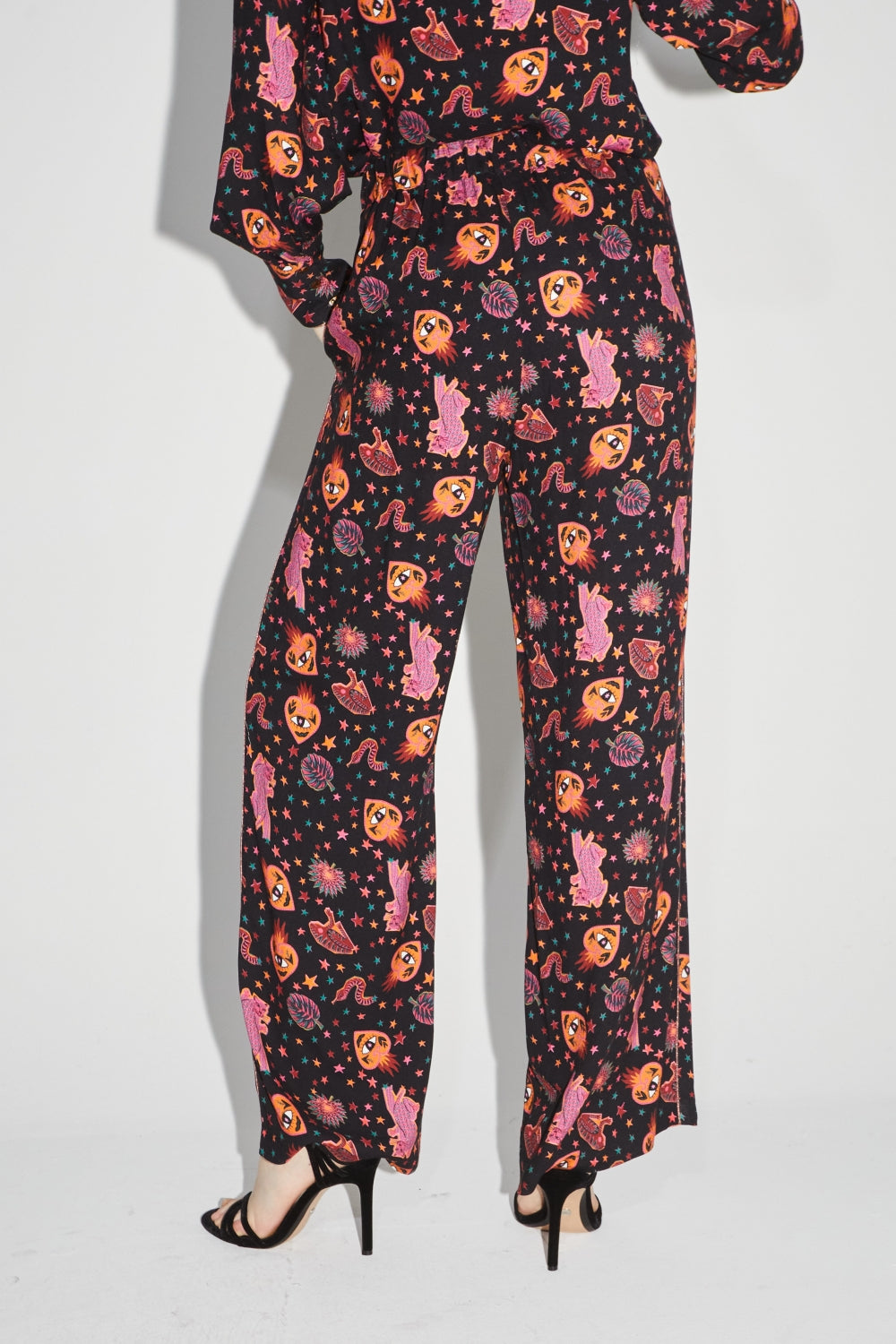 Pantalones negros Tracy Léo Star