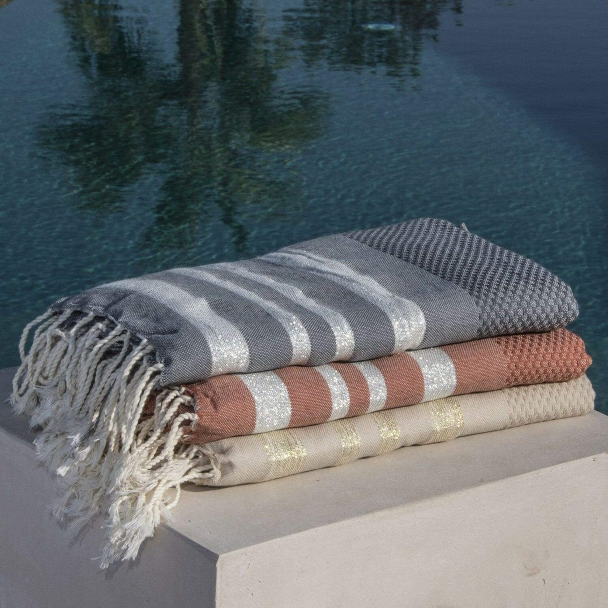 Fouta de algodón nido de abeja 100x200 HAMPTONS gris medio / plata