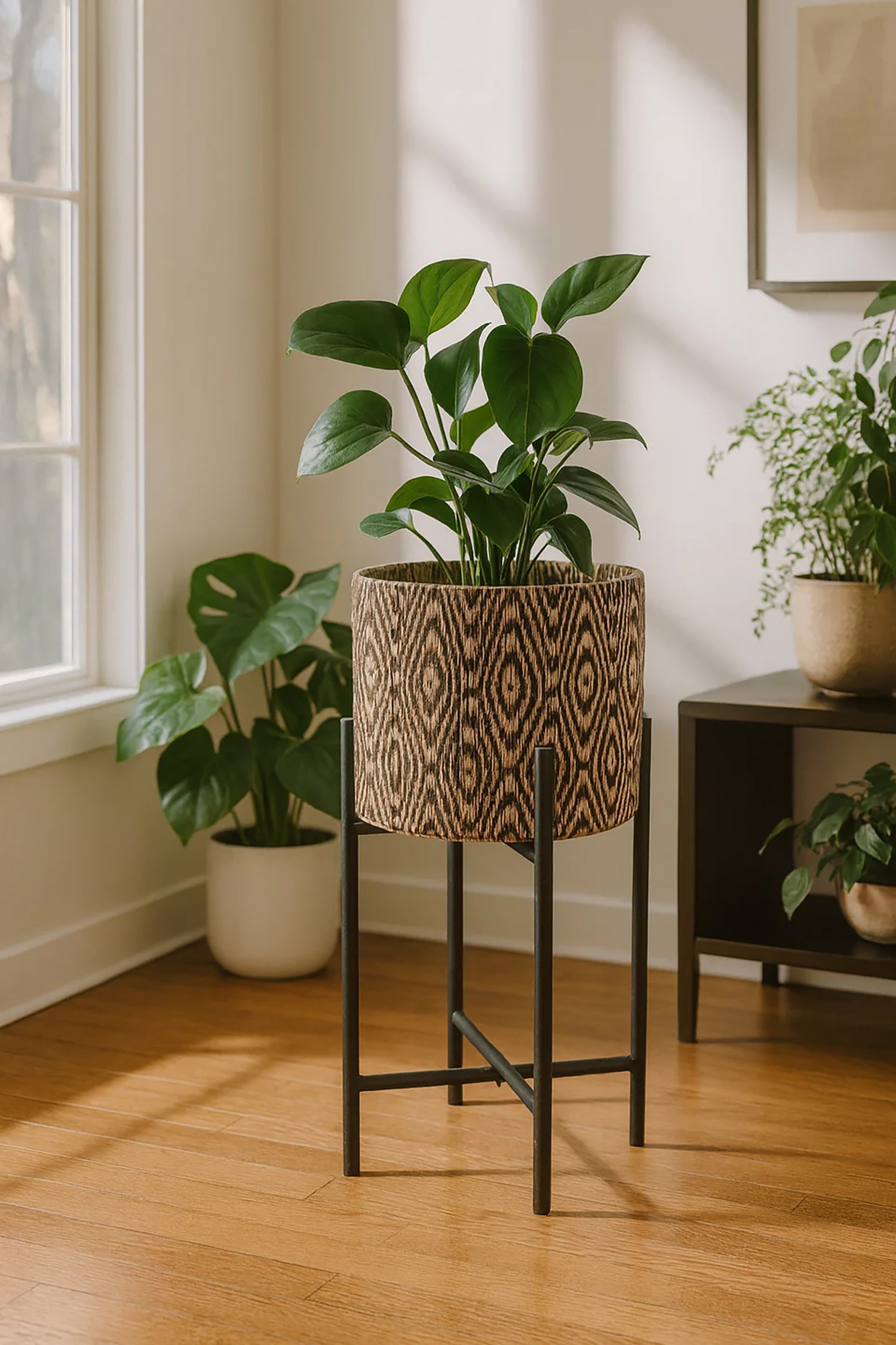Yori - Cache Pot Sur Pieds - Noir