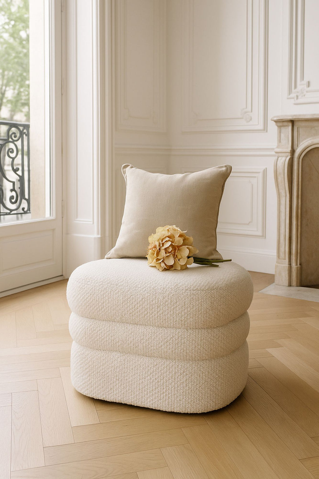 Ulysse - Pouf Oval - Bouclette/Bois - Beige