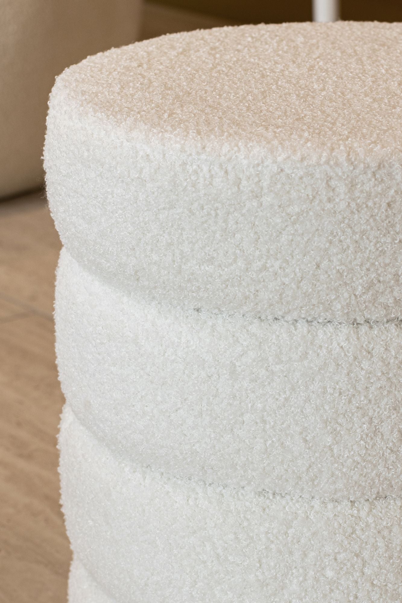 Malo Pouf In Teddy Fabric - White