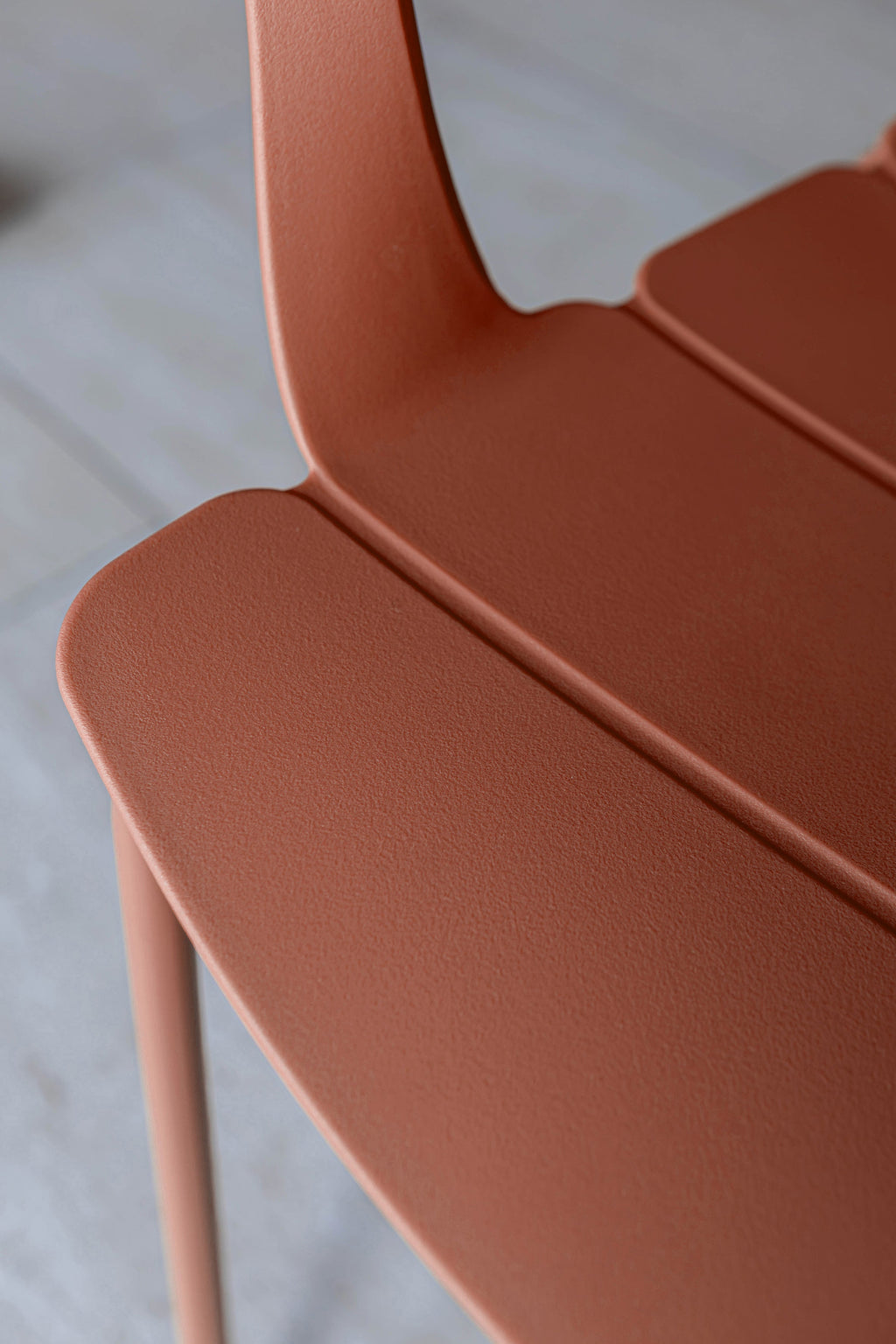 Conjunto de mesa y 4 sillones de interior Montauk - Polipropileno y metal ladrillo