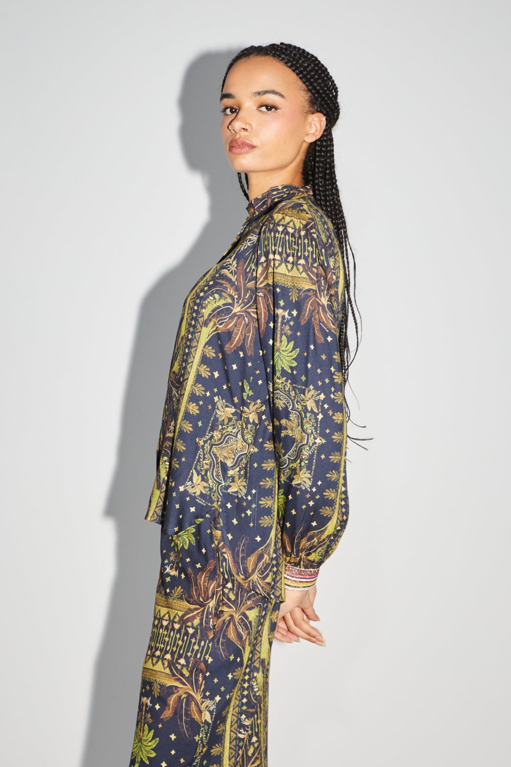 La blusa cósmica tropical de Darline