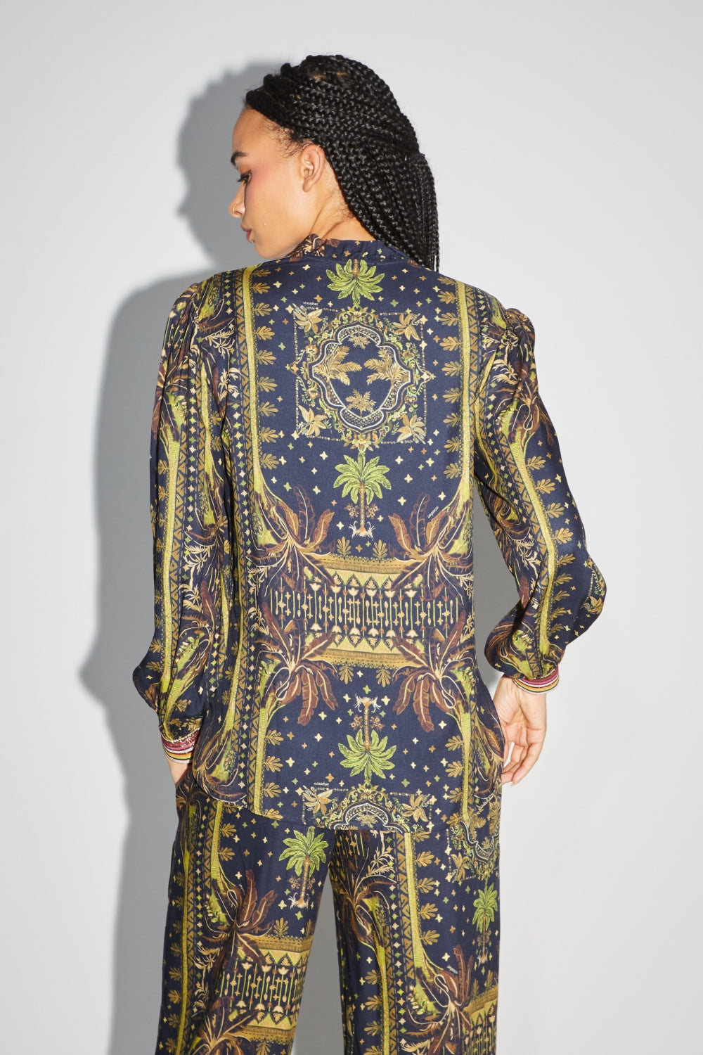 La blusa cósmica tropical de Darline