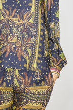 La blusa cósmica tropical de Darline