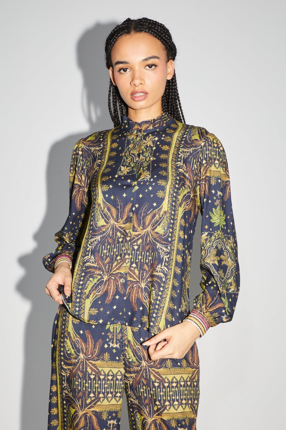 La blusa cósmica tropical de Darline