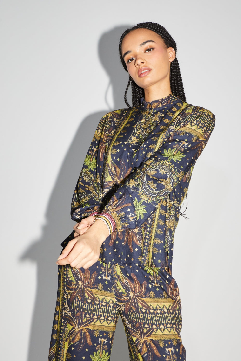 La blusa cósmica tropical de Darline