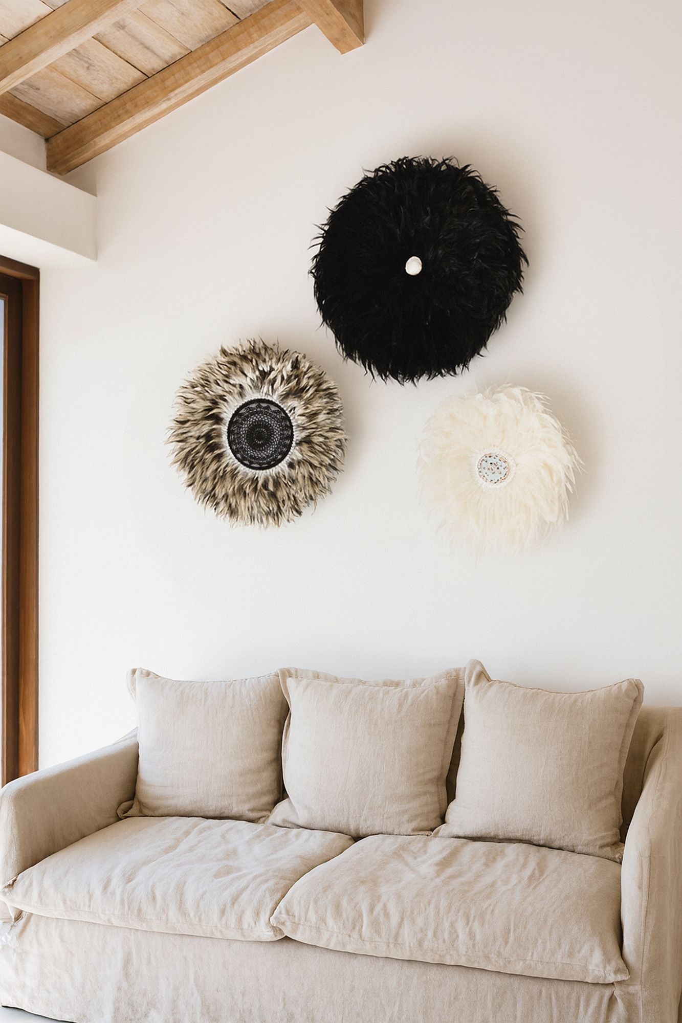 Kapau Decoration - Rooster Feathers And Shells