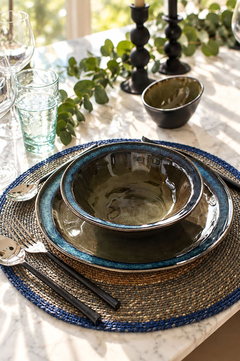 Luna – Rundes Tischset – Seegras – Blau