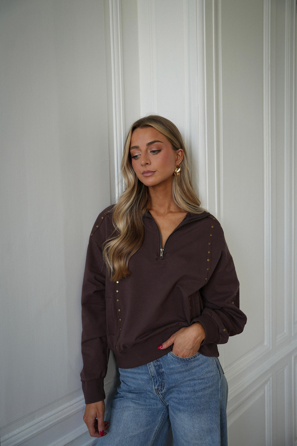 Victoria Studded Sweatshirt - Chocolate