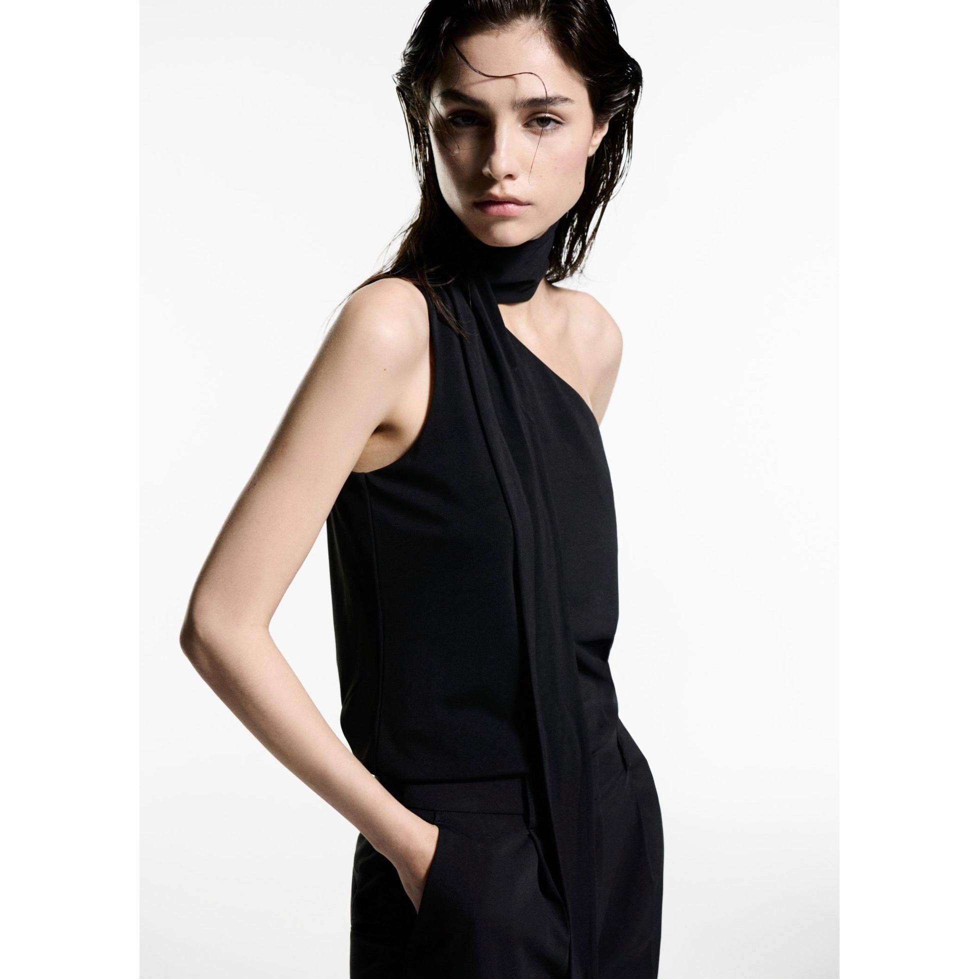 Asymmetric Crew Neck Top - Black