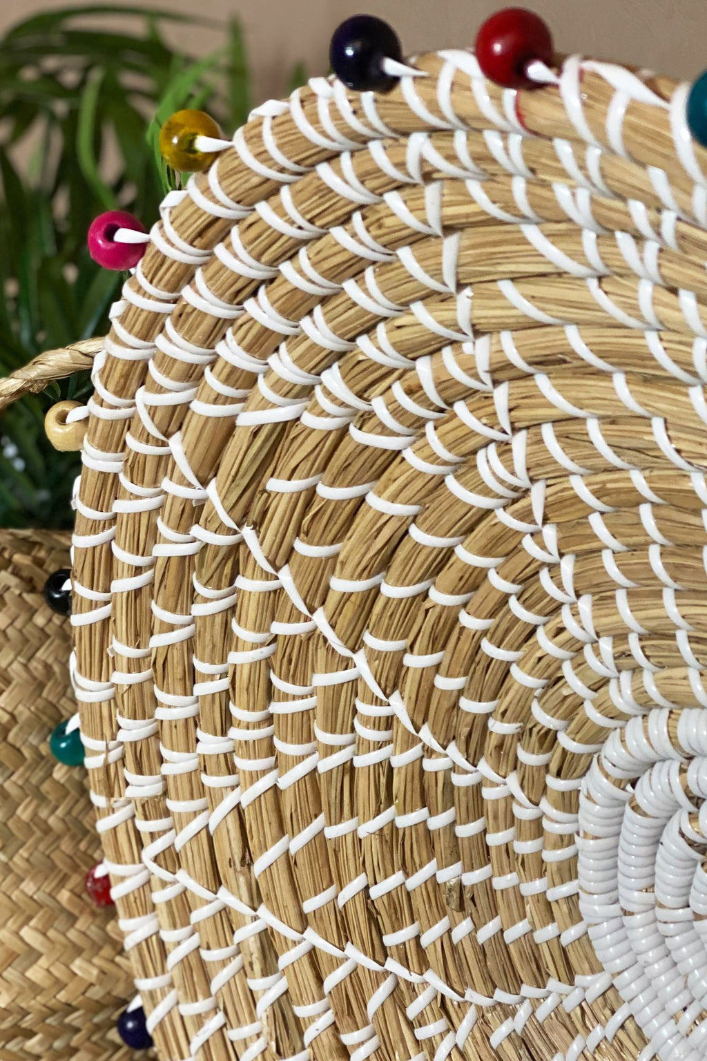 Milos - Cesta Decorativa De Algas Marinas Y Cuentas De Madera