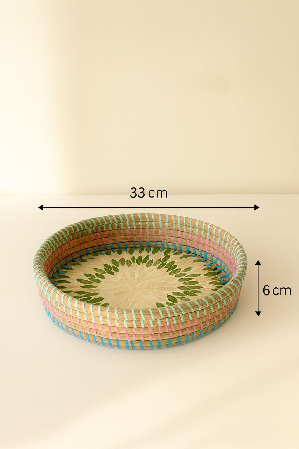 Paros Round Tray - Seagrass and Mother-of-Pearl