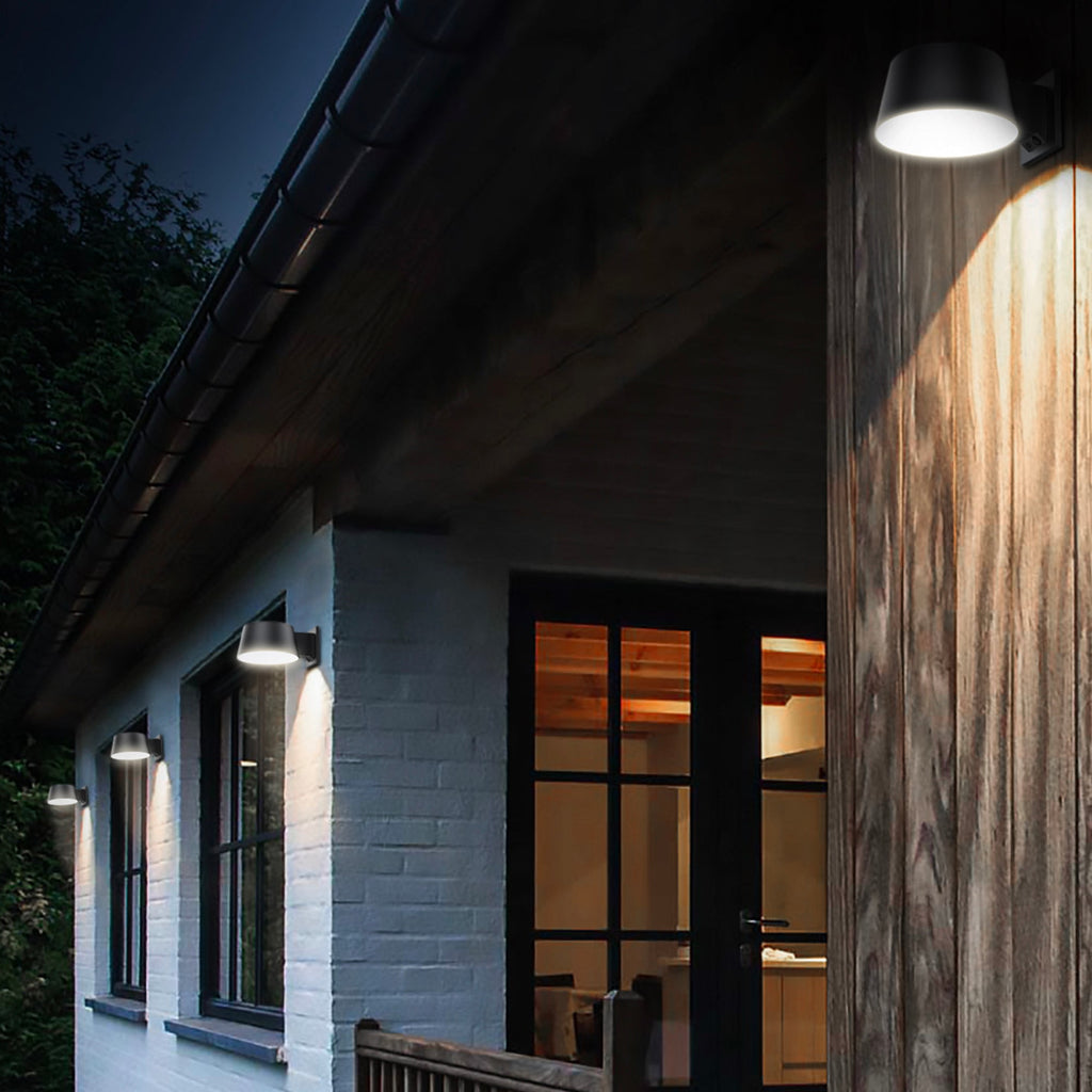 Loopin - Decorative Solar Wall Light - Steel - Black