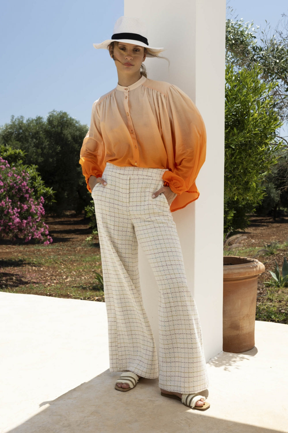 Blusa naranja anudada y teñida de Paola