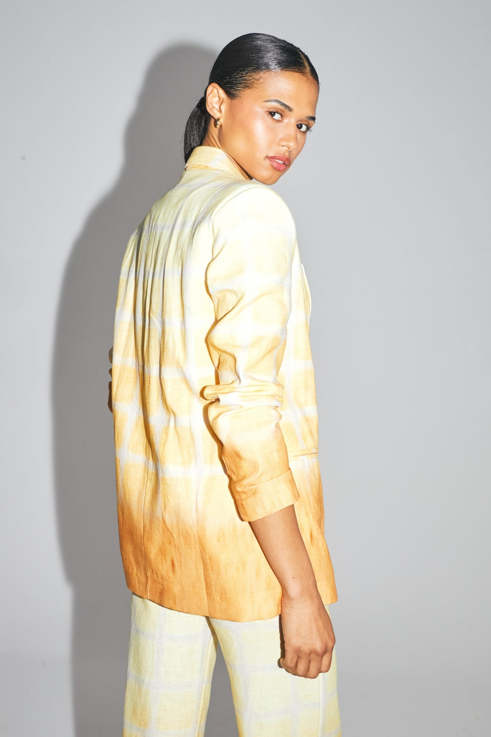 The Ema Linen Blazer With Tie And Dye Checks Made In Italy