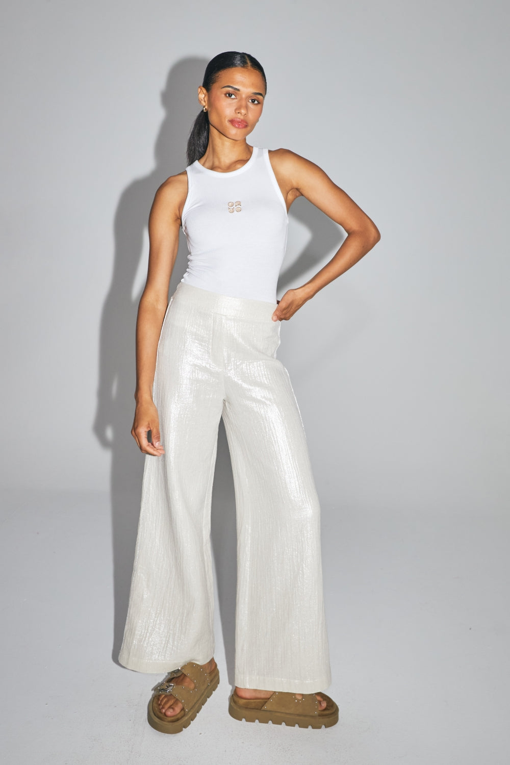Le Pantalon Charlie En Coton Bio Brillant Texturé Fabriqué En Italie