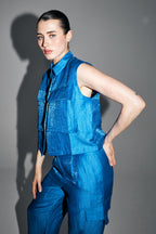 The Nina Shirt In Shiny Blue Linen