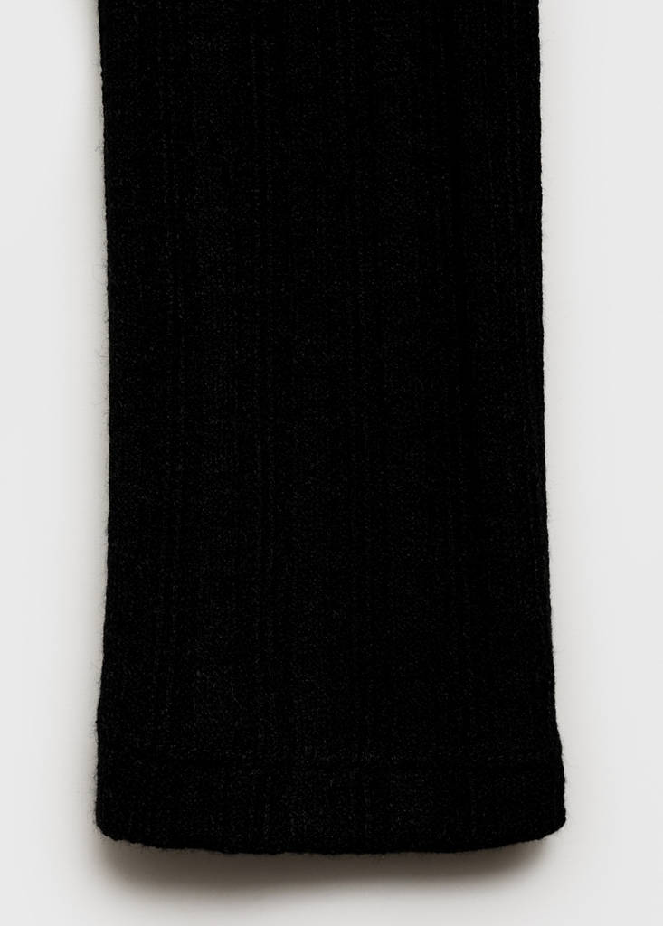Ribstrikket t-shirt med rullekrave