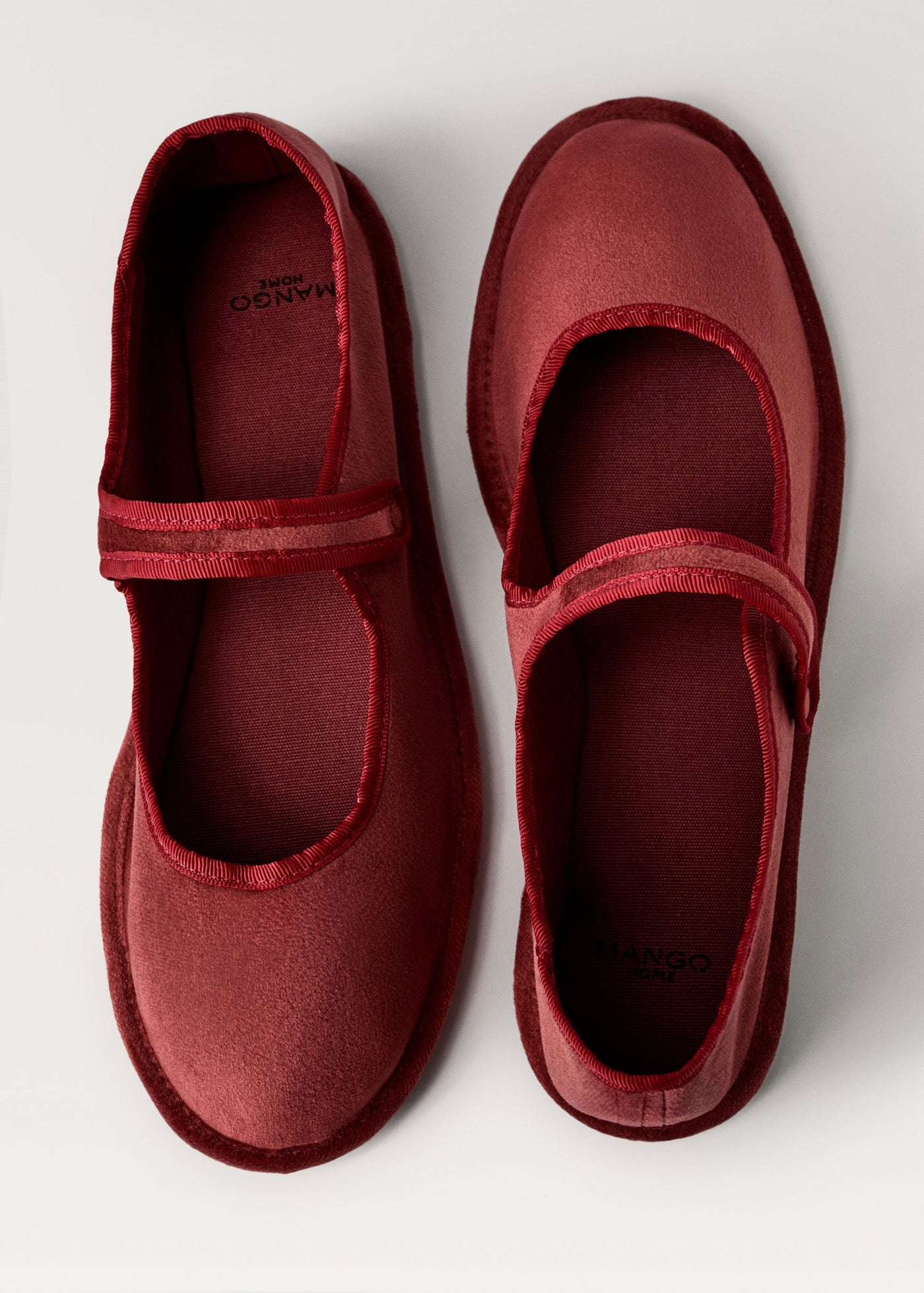 Ballerines En Velours Détail Boucle
