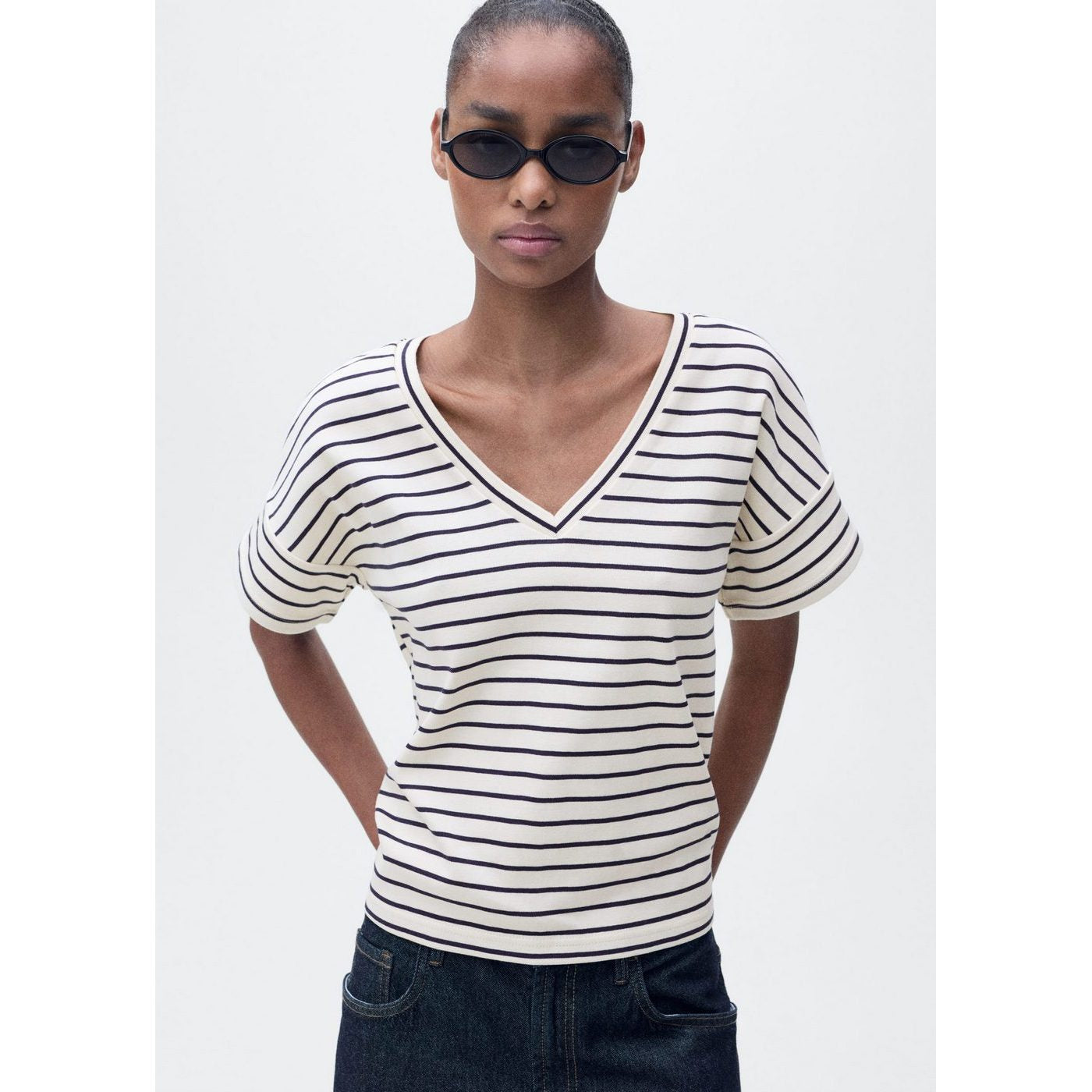 T-Shirt À Rayures Col En V