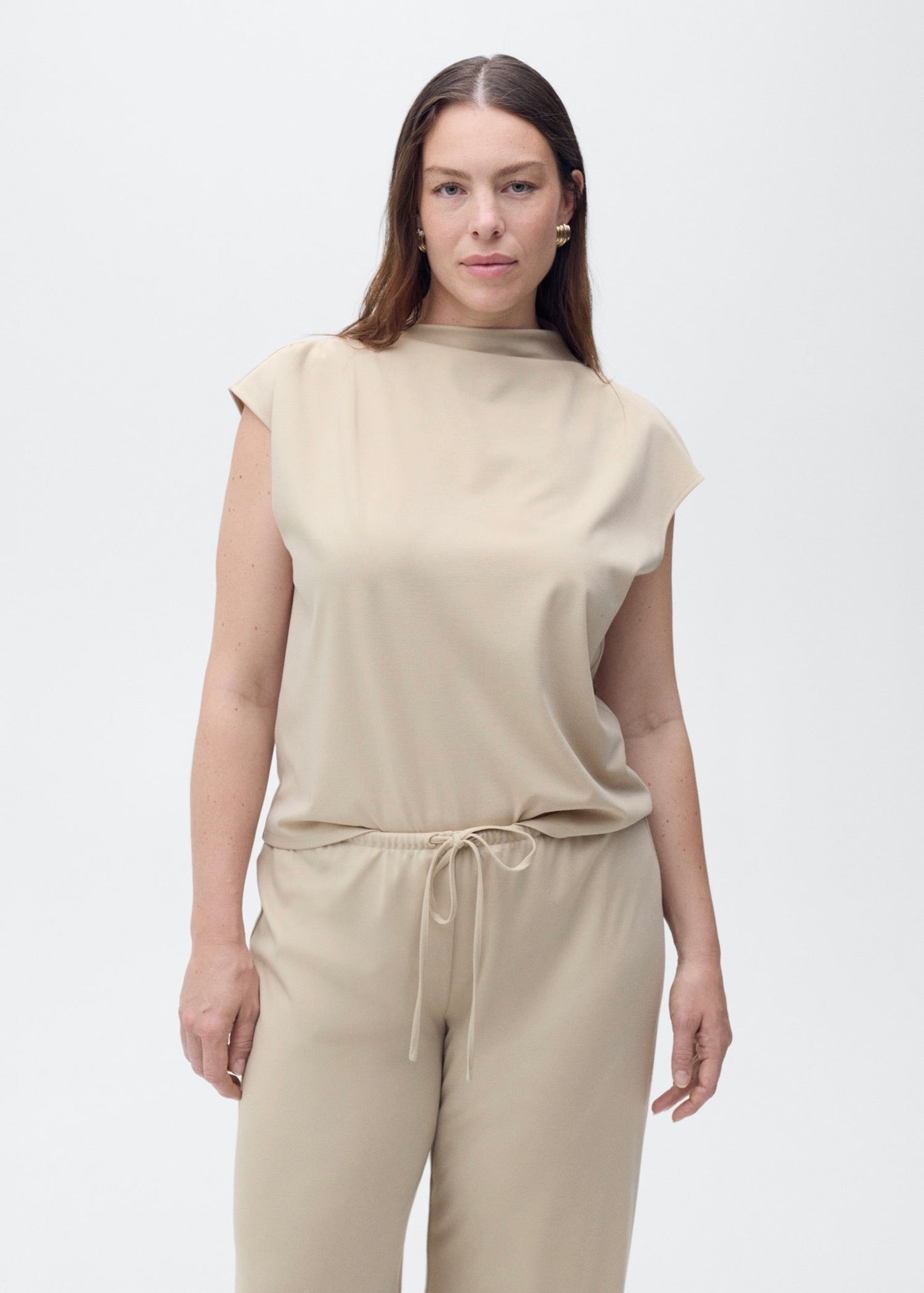 Wide-leg trousers with elasticated waist - Natural