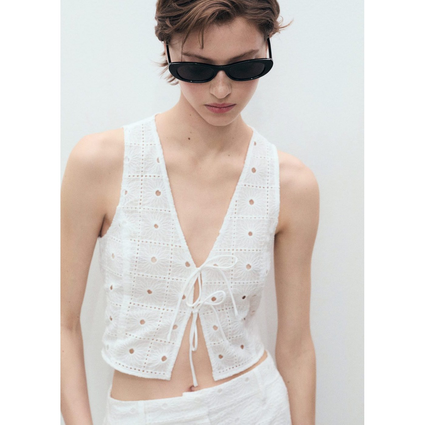 Fado Vest - White