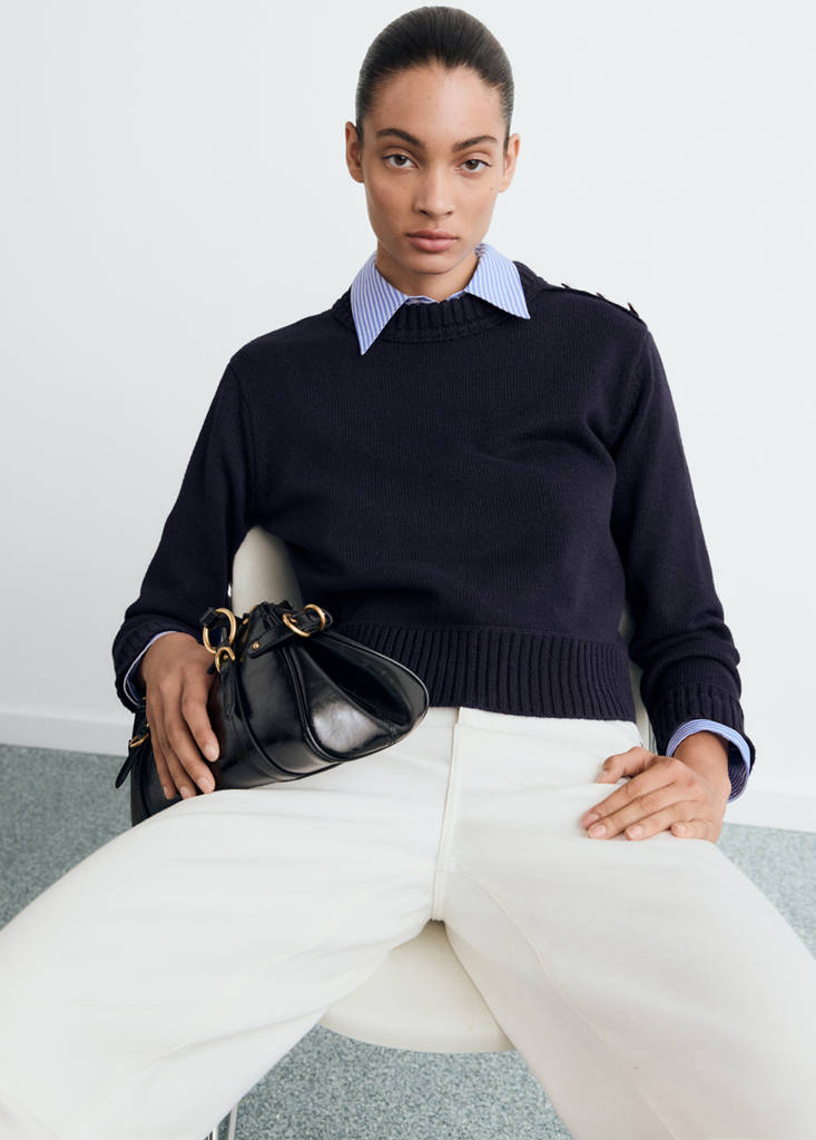 Strikket pullover med smykkeknapper