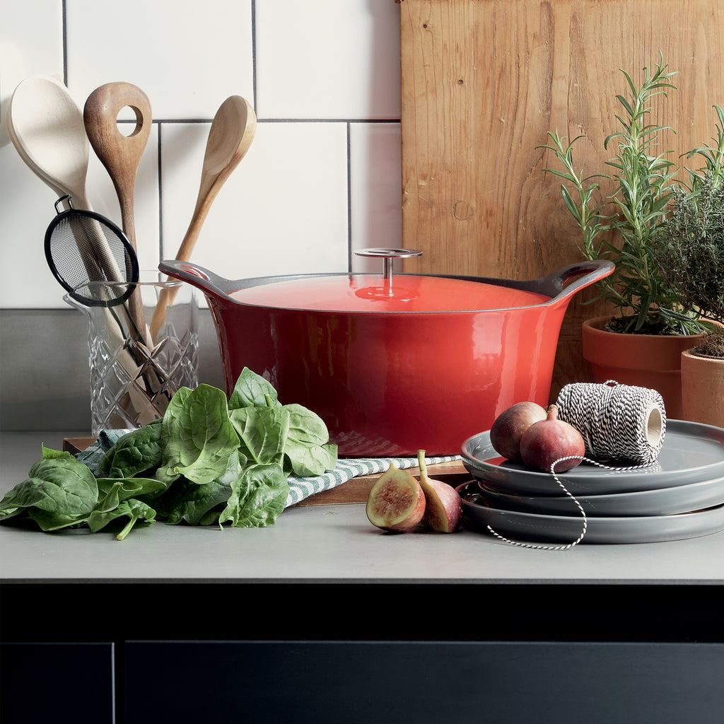 Volcan - Round Cast Iron Casserole Dish with Lid - 2 Sizes - Red