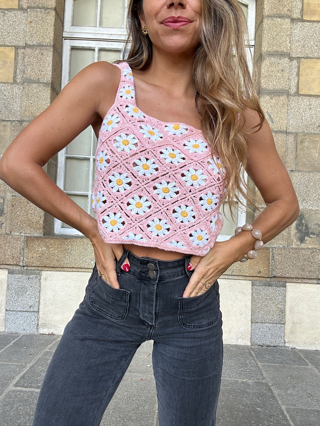 Top de crochet de margarita rosa