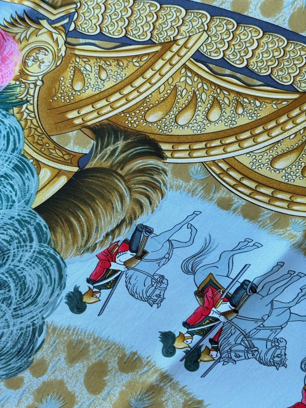 Hermès Scarf – Casques Et Plumets Model