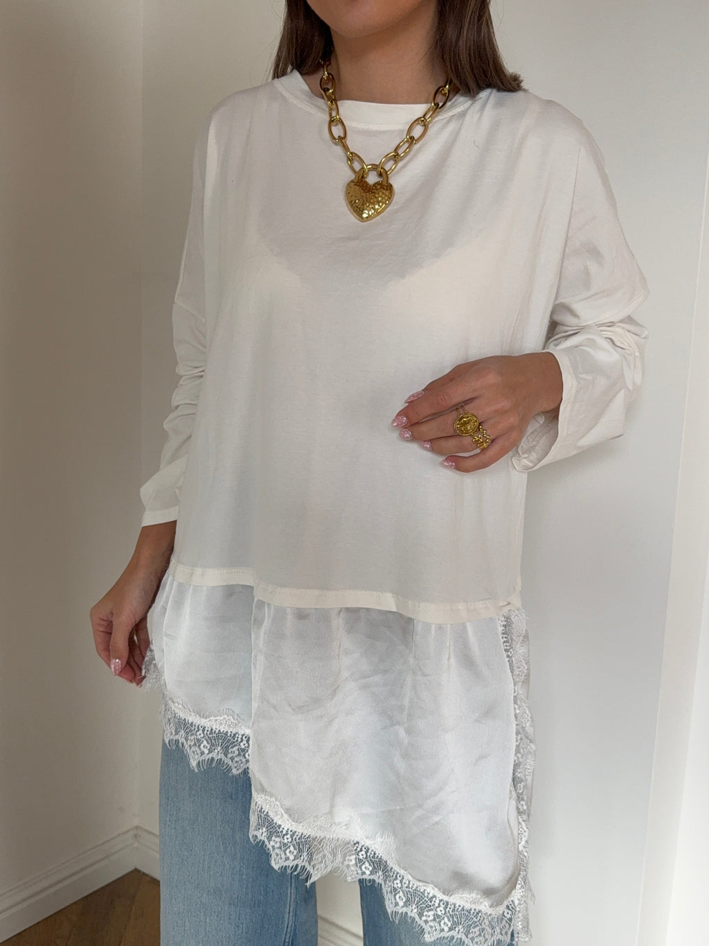 Alena White Tshirt