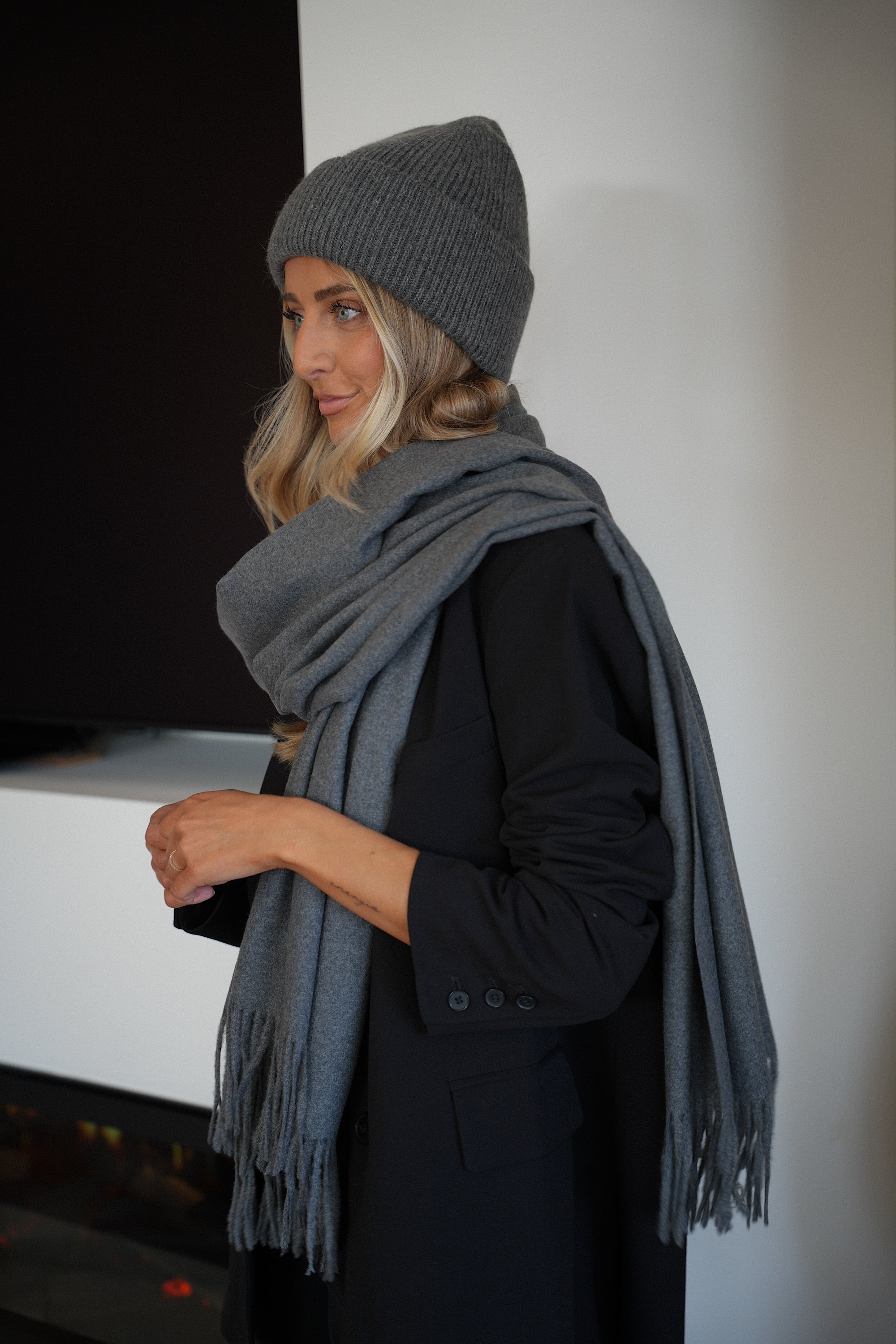 Gray Capucine - Soft Scarf