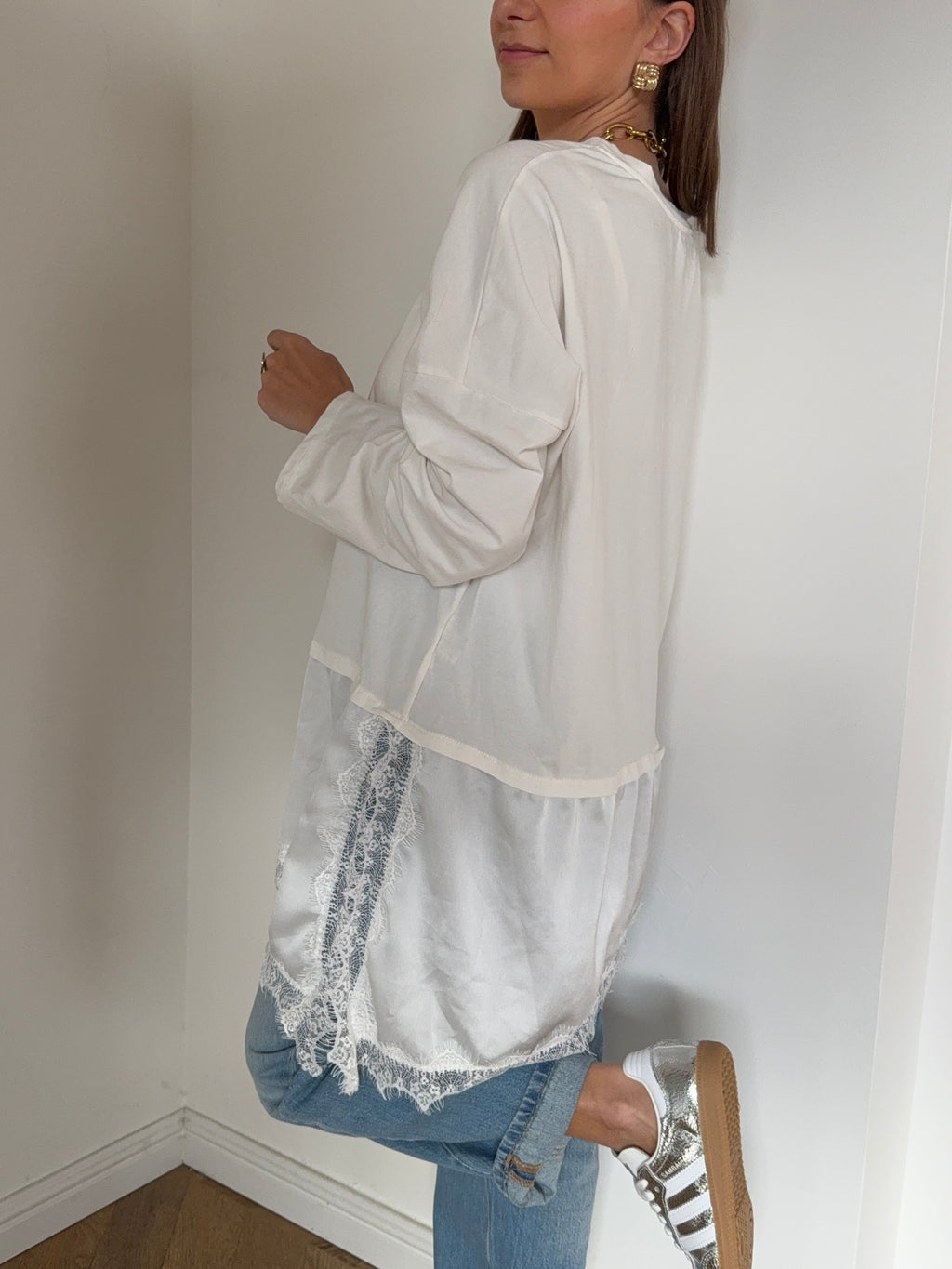 Alena White Tshirt