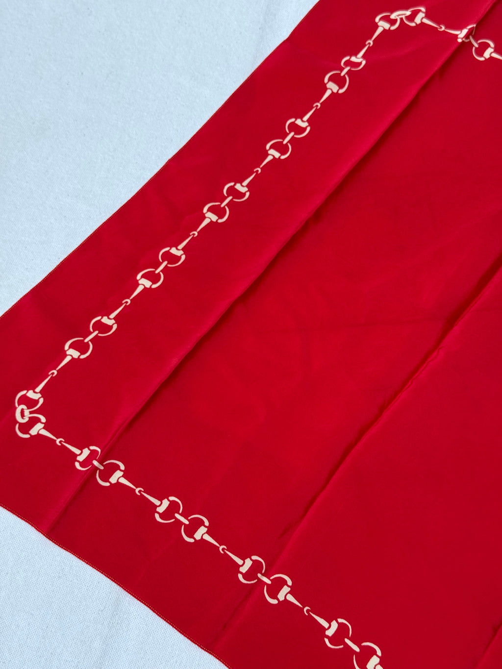 Céline Scarf – Red Chain Patterns