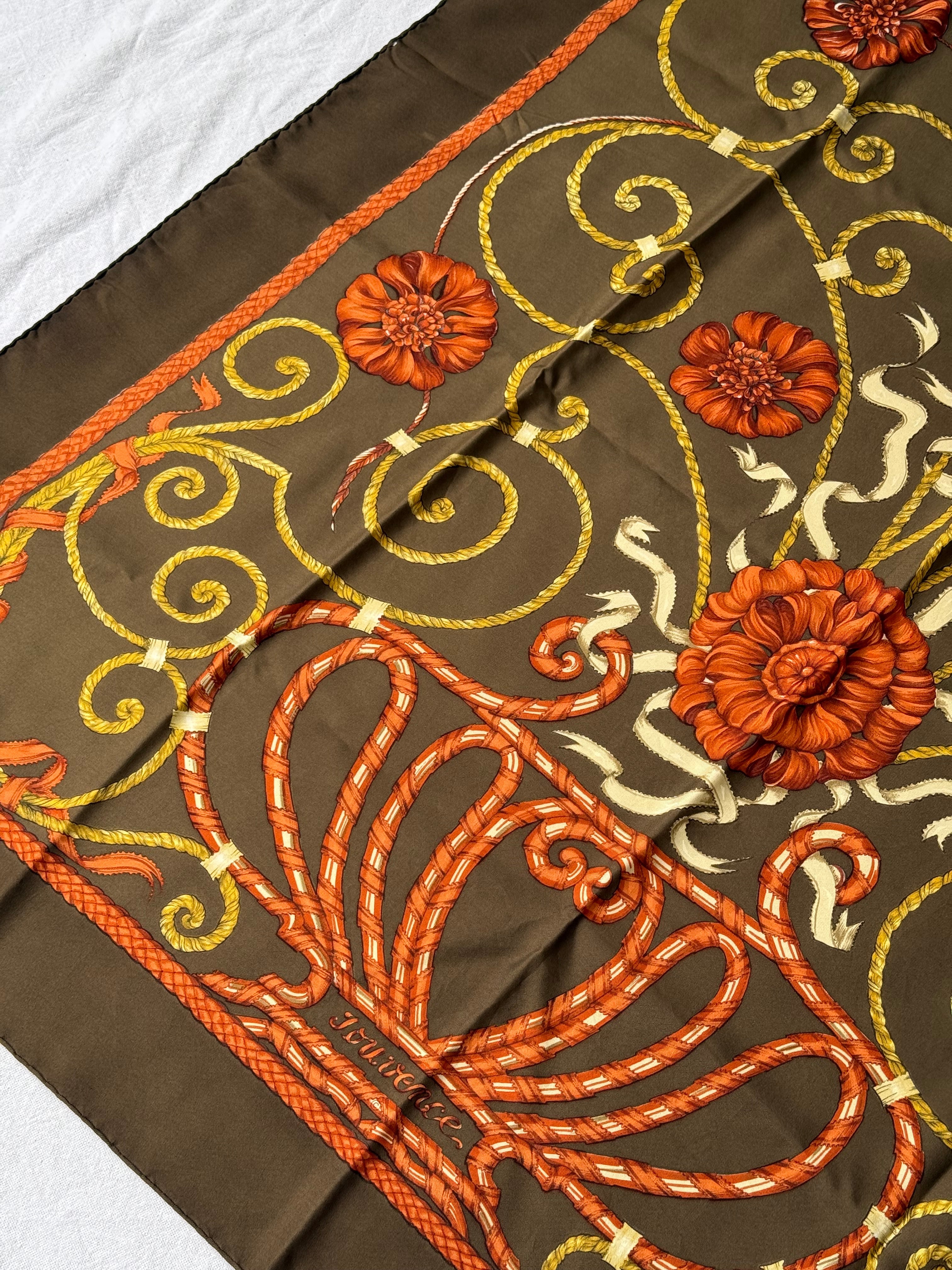 Hermès Scarf – Jouvence Model
