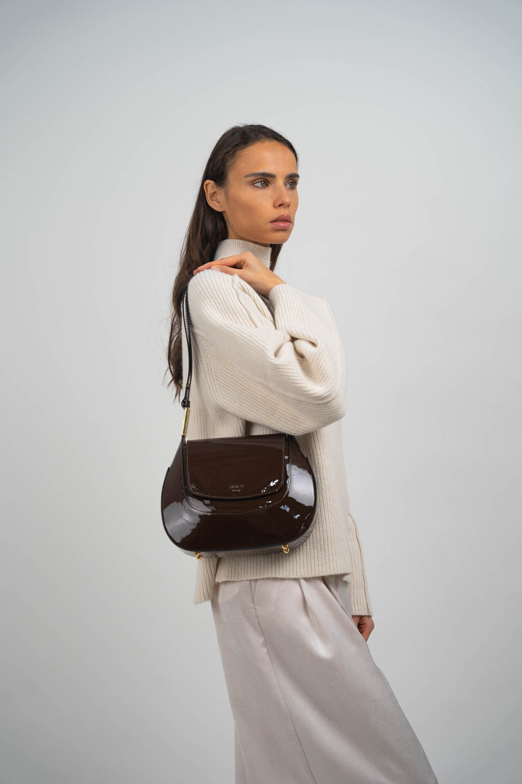 Wayne Shoulder Bag - Brown