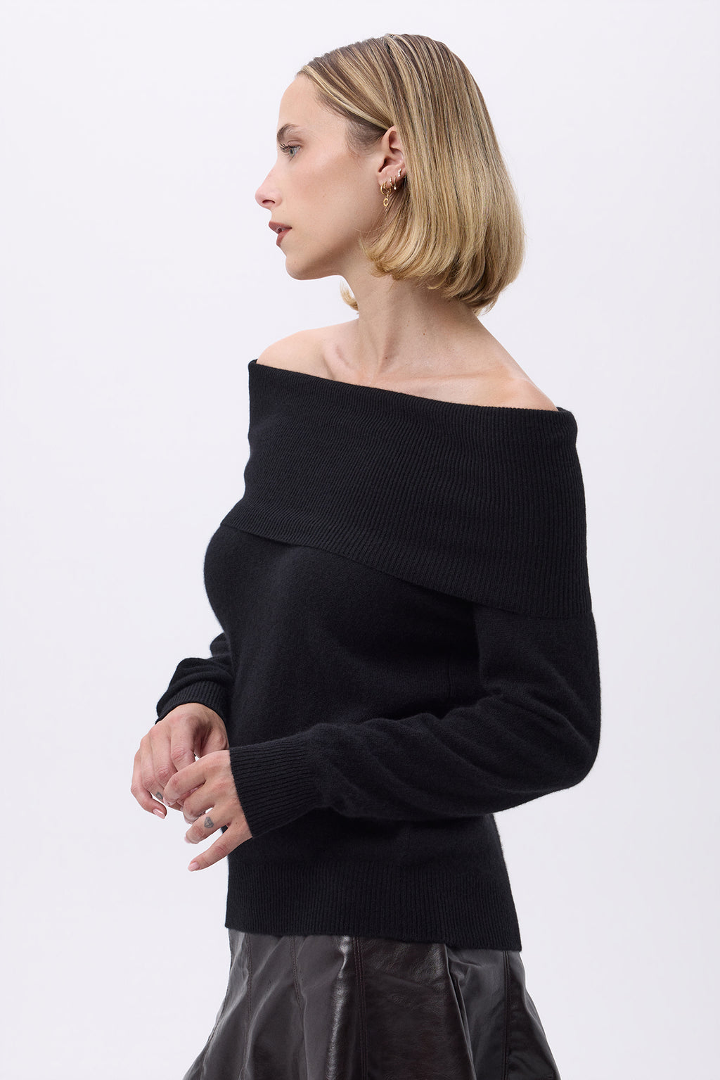 Pull Encolure Bardot Epaules Denudés F Abys - Noir - Femme