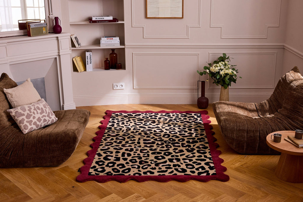 Âme fauve – Alfombra de lana con estampado de leopardo - burdeos Âme fauve