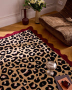 Âme fauve – Alfombra de lana con estampado de leopardo - burdeos Âme fauve