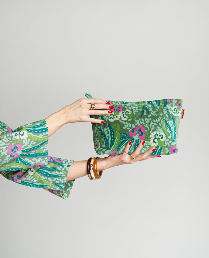 Velvet Wash Bag - Allegria green