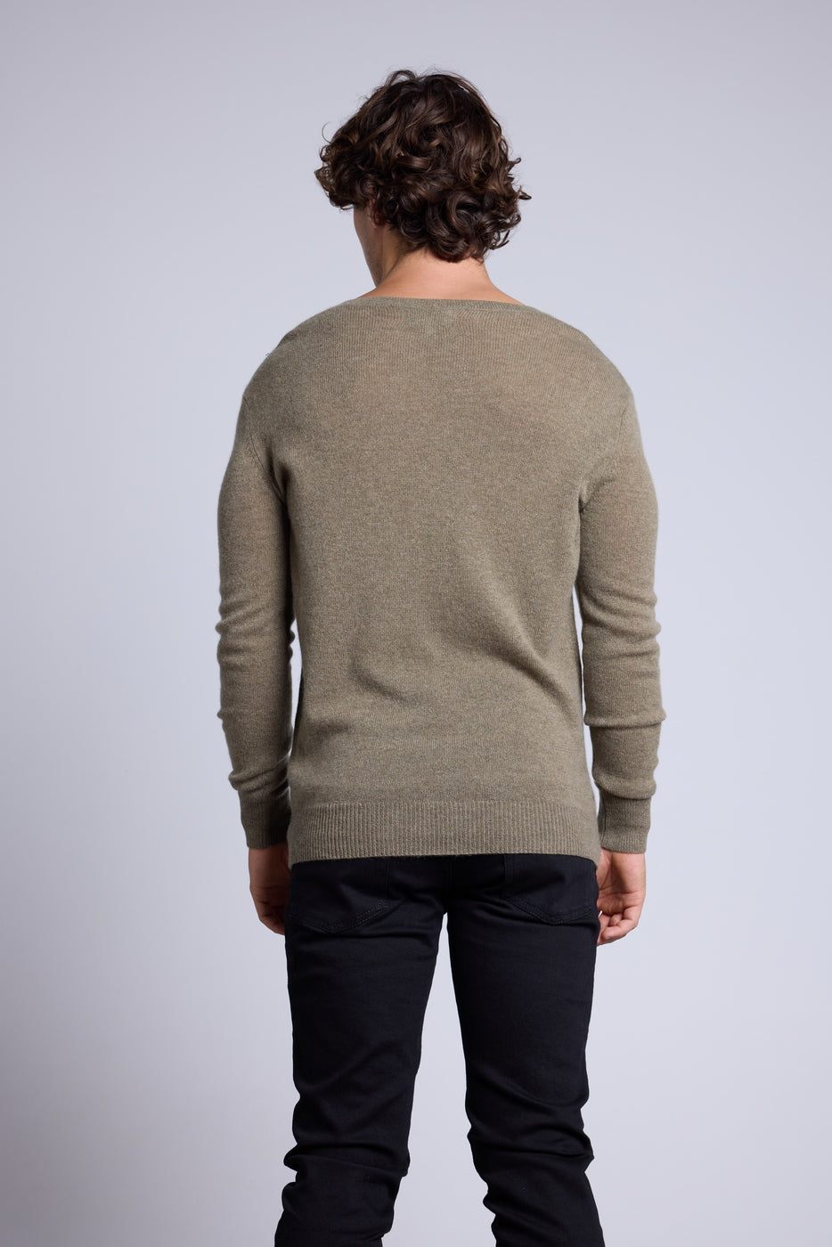 Sweter z dekoltem w serek Alex – Khaki – Męski – 100% kaszmir