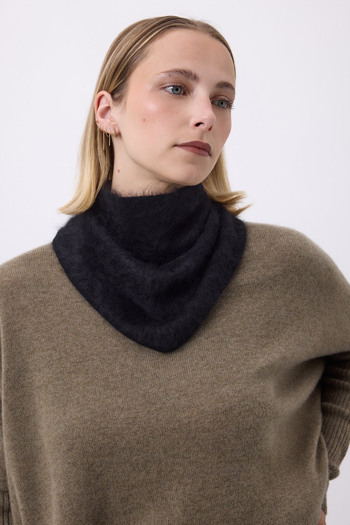 Trekantet Bandana – Brushed Cashmere Bandana Amel - Sort - Dame