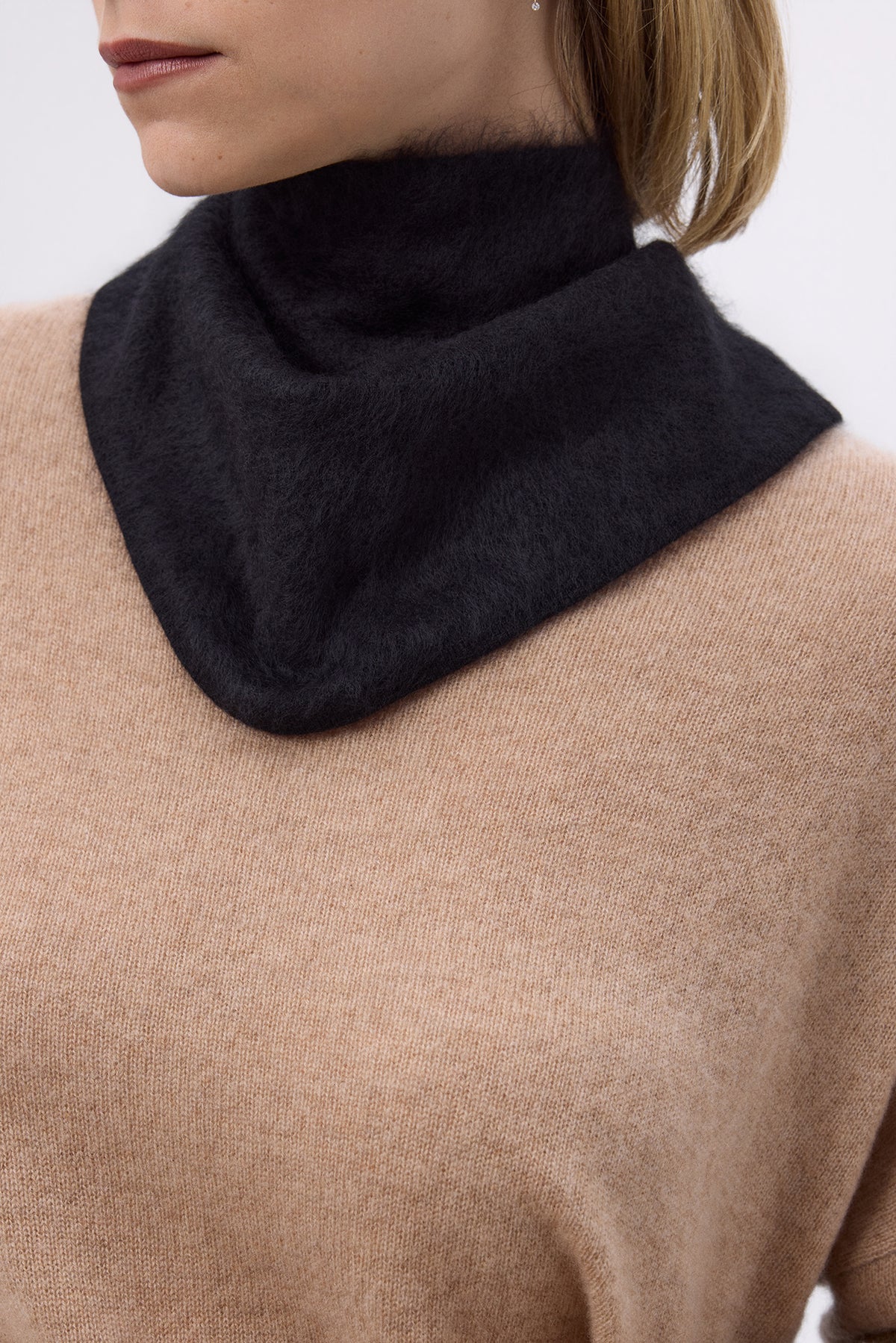 Trekantet Bandana – Brushed Cashmere Bandana Amel - Sort - Dame